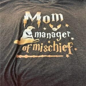 🎊 4/$20 Gray Harry Potter Mom Graphic Tee